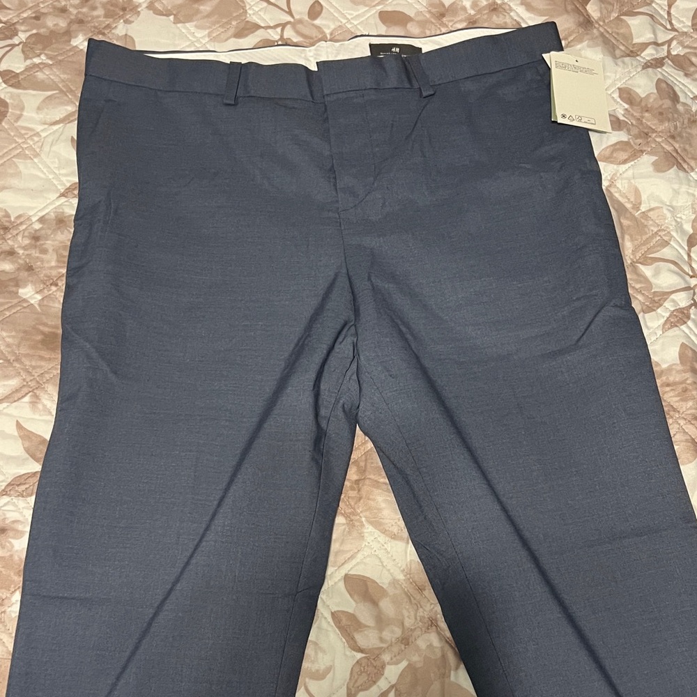 H&M Men's Dress Pants in Dark Navy